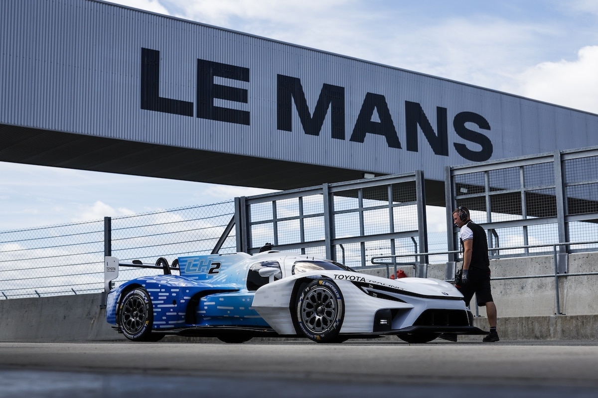 TOYOTA RACING TR LH2