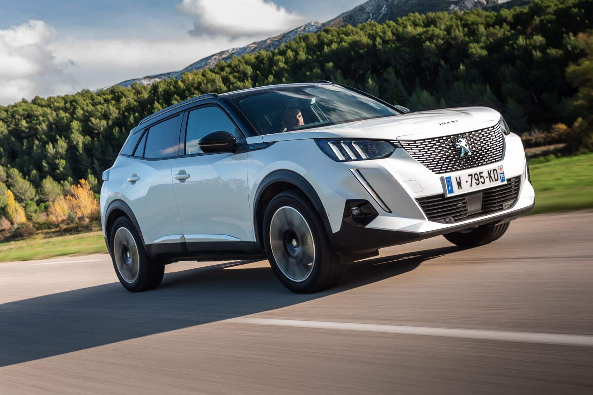 Peugeot e-2008 électrique 2022