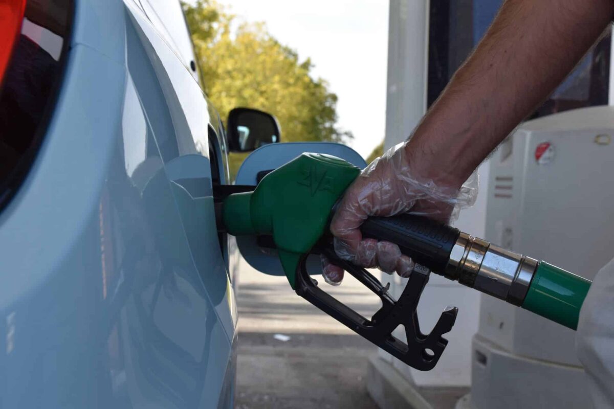 Plein carburant voiture essence