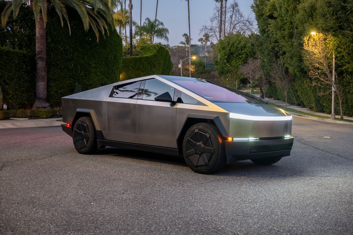 Supercar Blondie Tesla Cybertruck