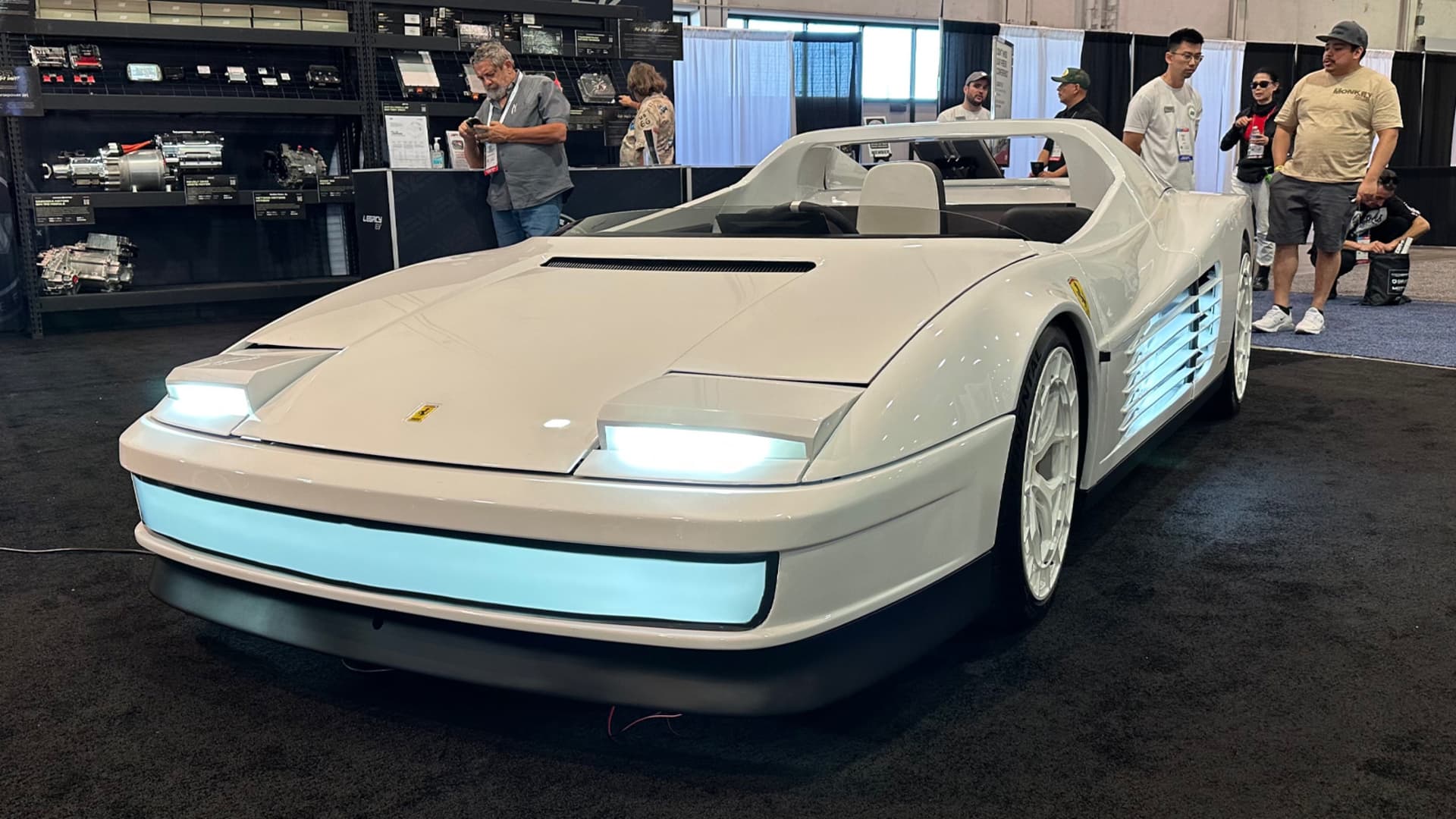 Ferrari Testarossa Gas Monkey Garage