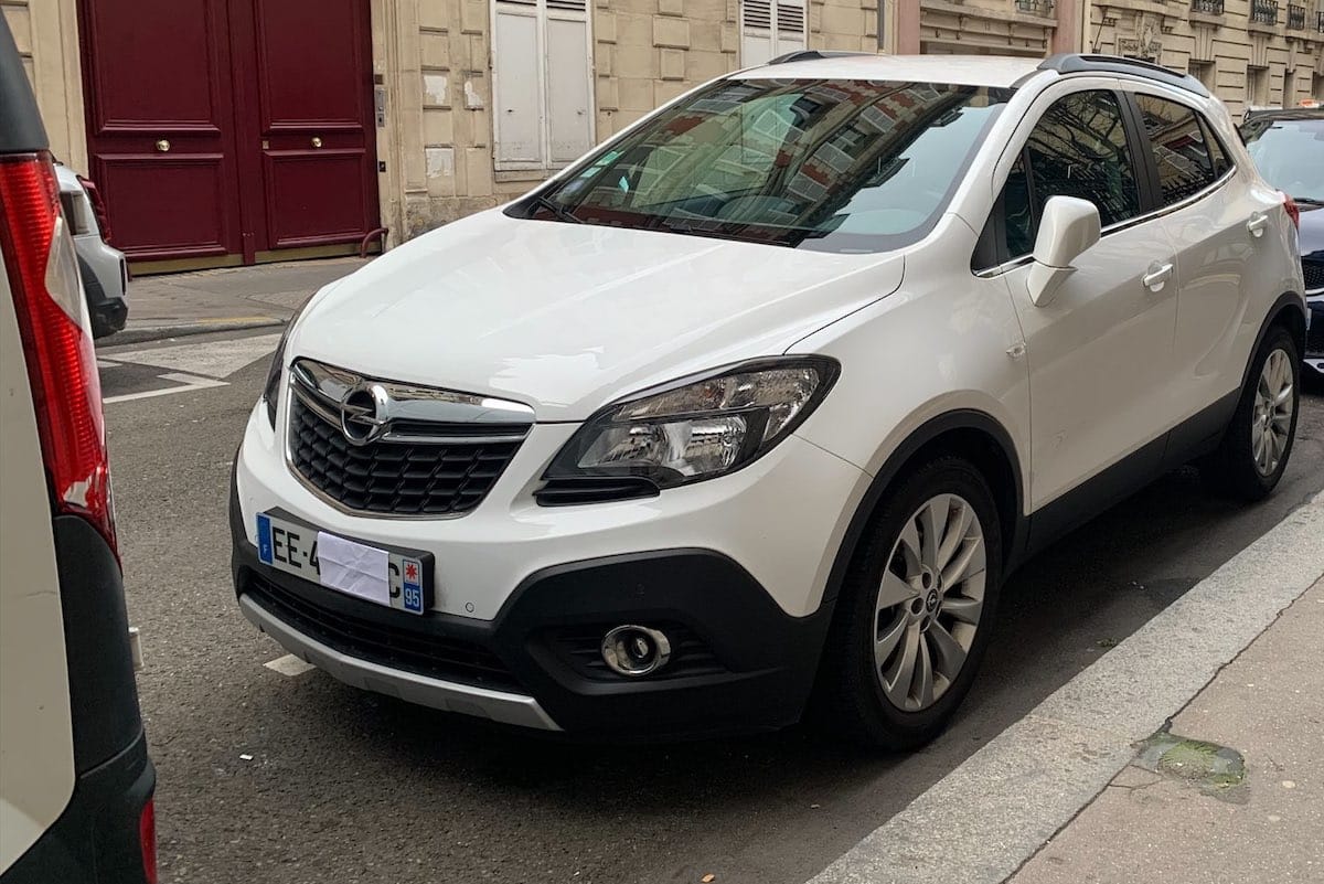 dissimulation plaque stationnement